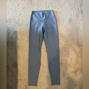 alo yoga airlift leggings seal gray 
FULL LENGTH